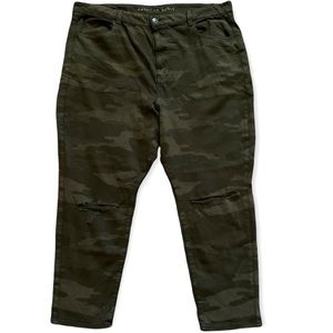 American Eagle Camo Curvy Super High Rise Jeggings